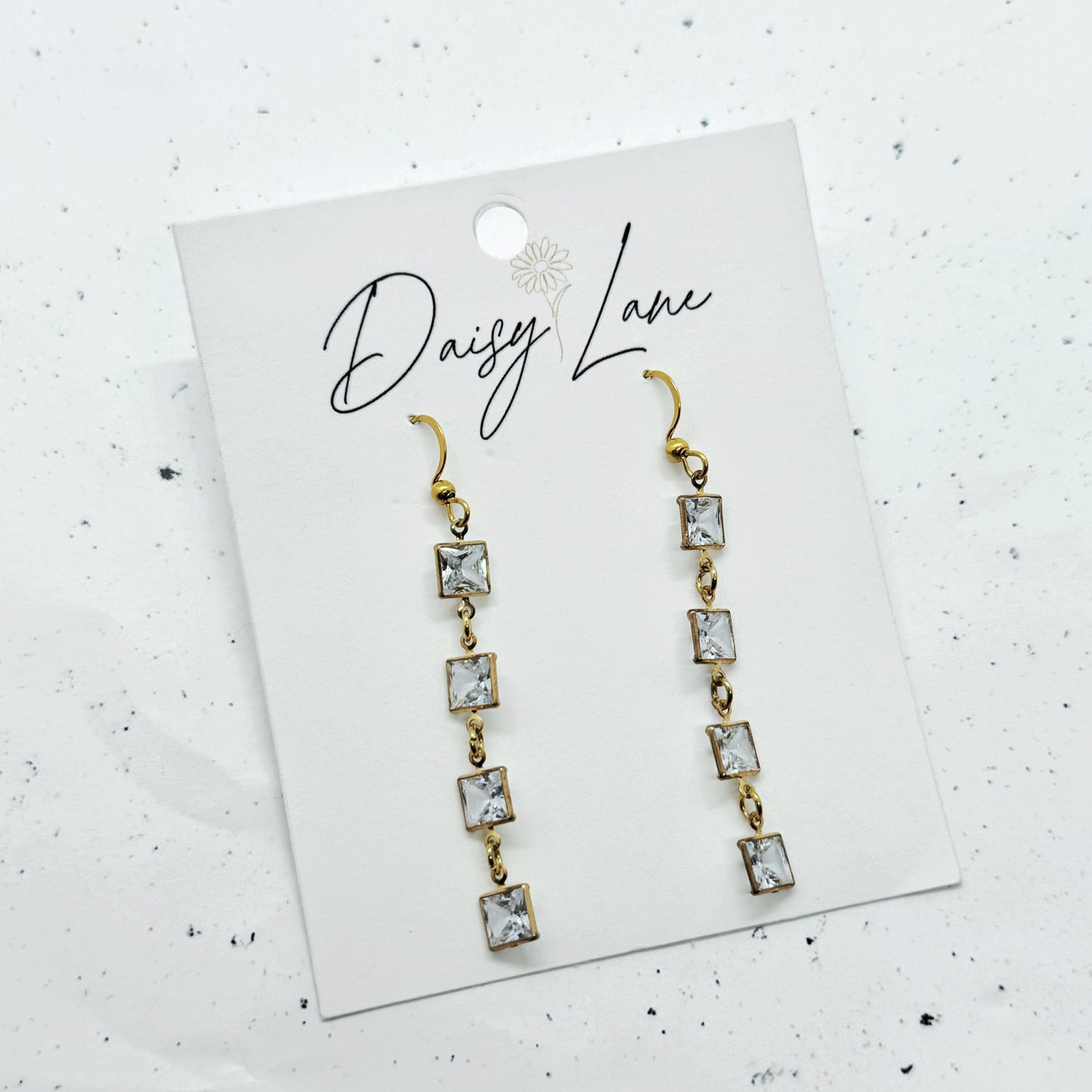 Simone Dangles